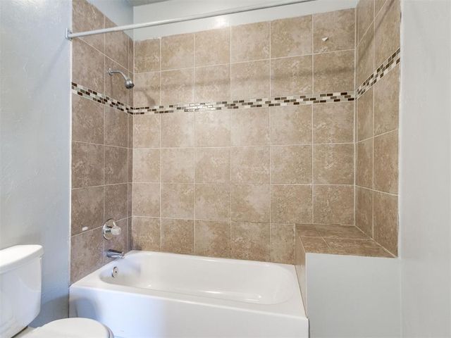 8213 NW 121st Street, Oklahoma City, OK 73162