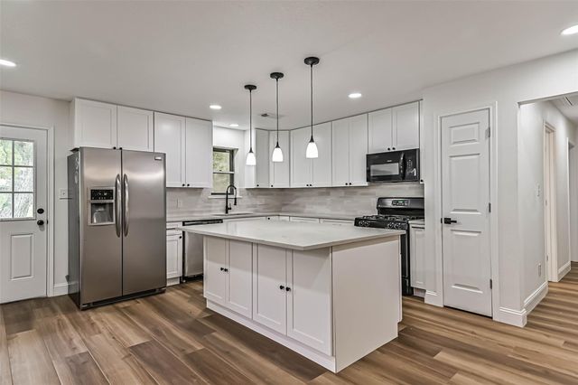 229 Burkett Street, Richwood, TX 77531