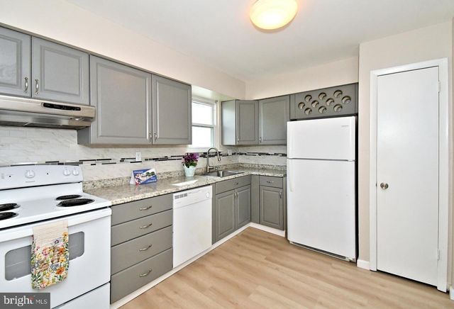 2821 N FORD DR, Hatfield, PA 19440