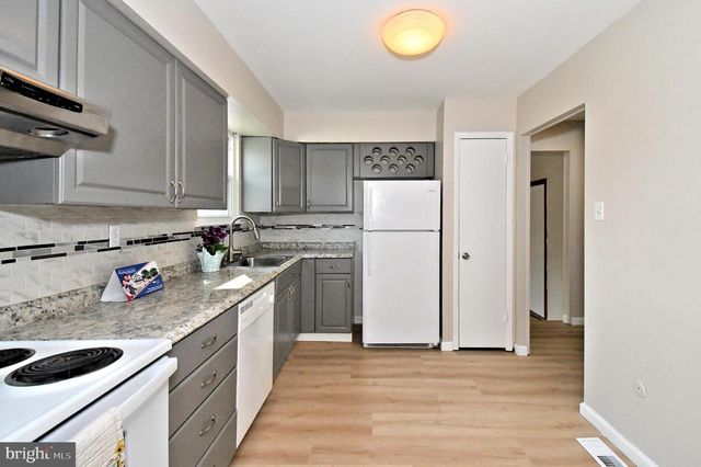 2821 N FORD DR, Hatfield, PA 19440