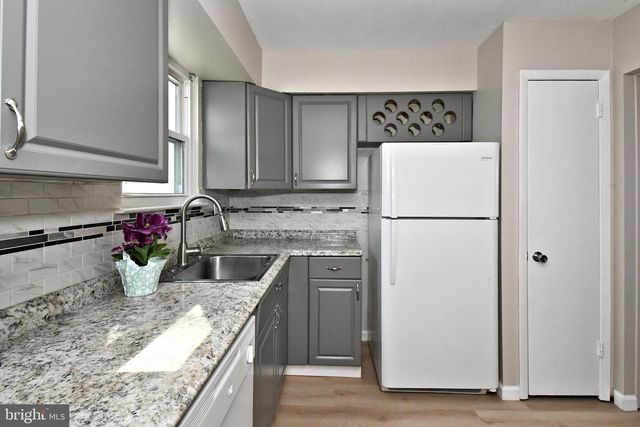 2821 N FORD DR, Hatfield, PA 19440