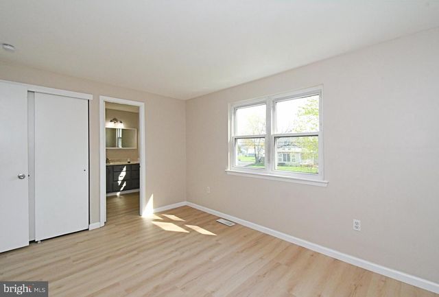 2821 N FORD DR, Hatfield, PA 19440