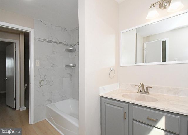 2821 N FORD DR, Hatfield, PA 19440