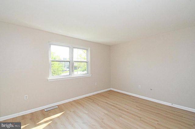 2821 N FORD DR, Hatfield, PA 19440