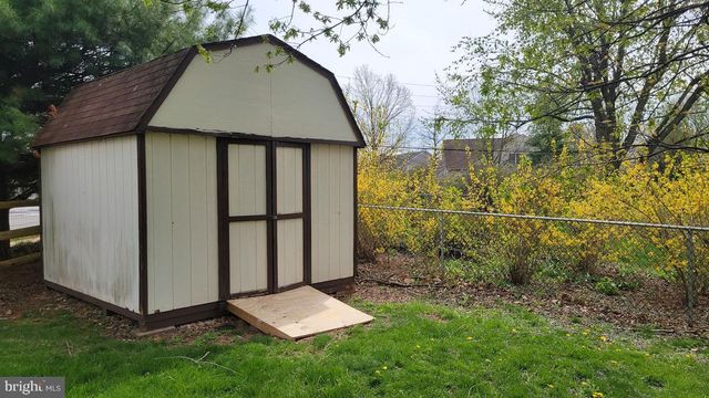 2821 N FORD DR, Hatfield, PA 19440