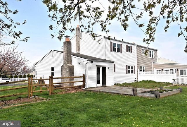 2821 N FORD DR, Hatfield, PA 19440