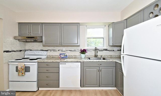 2821 N FORD DR, Hatfield, PA 19440