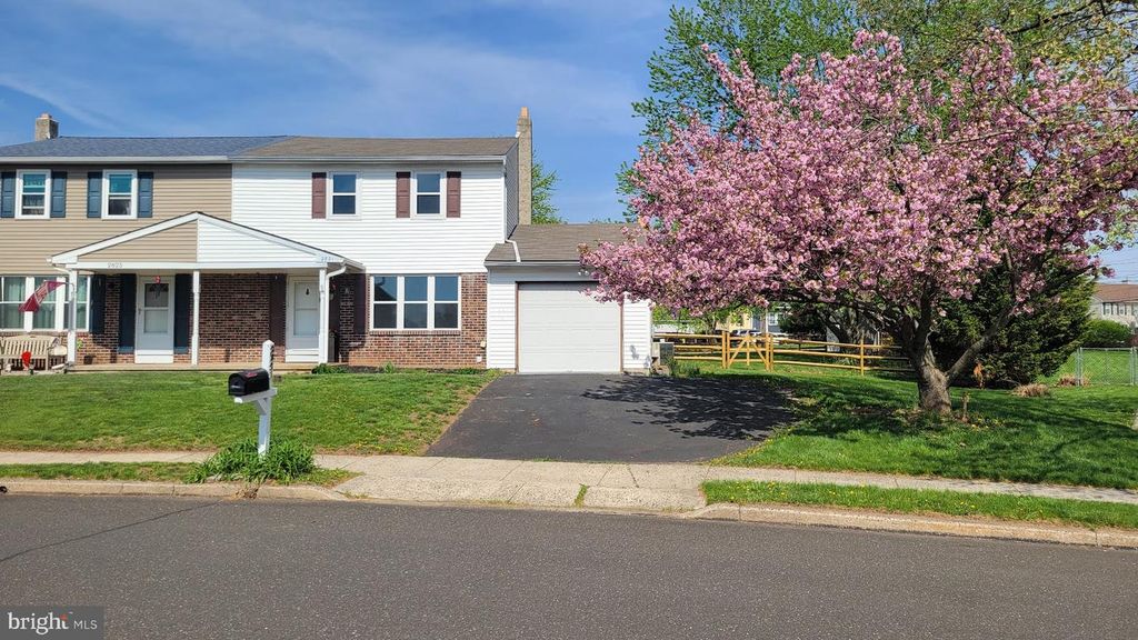 2821 N FORD DR, Hatfield, PA 19440