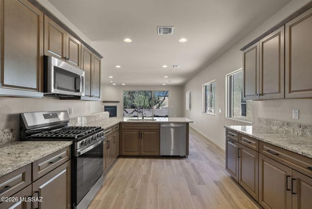 204 Market Circle, Tubac, AZ 85646