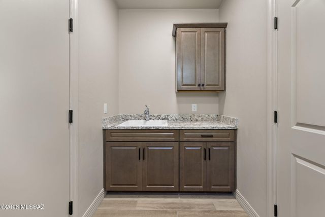 204 Market Circle, Tubac, AZ 85646