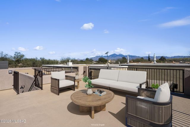 204 Market Circle, Tubac, AZ 85646