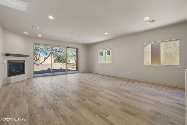 204 Market Circle, Tubac, AZ 85646