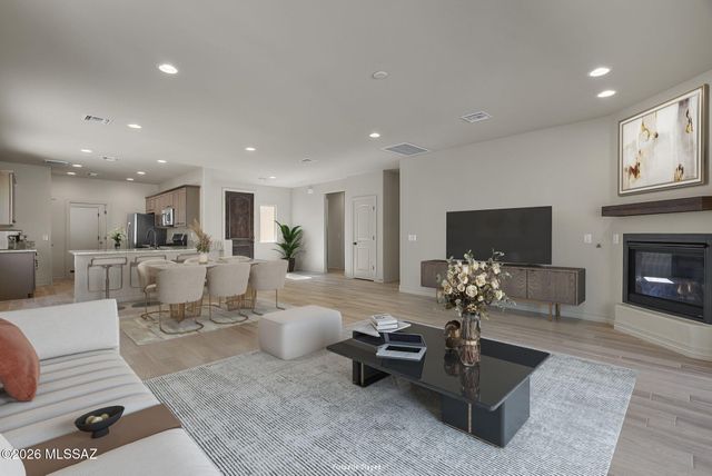 204 Market Circle, Tubac, AZ 85646