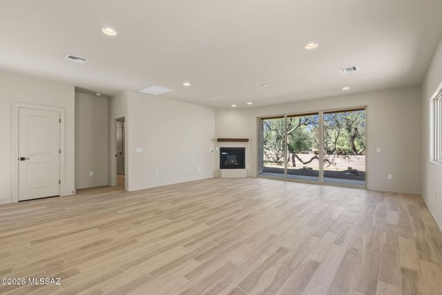 204 Market Circle, Tubac, AZ 85646