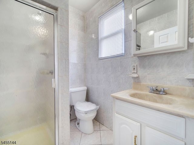 165 Randolph St, Carteret Boro, NJ 07008