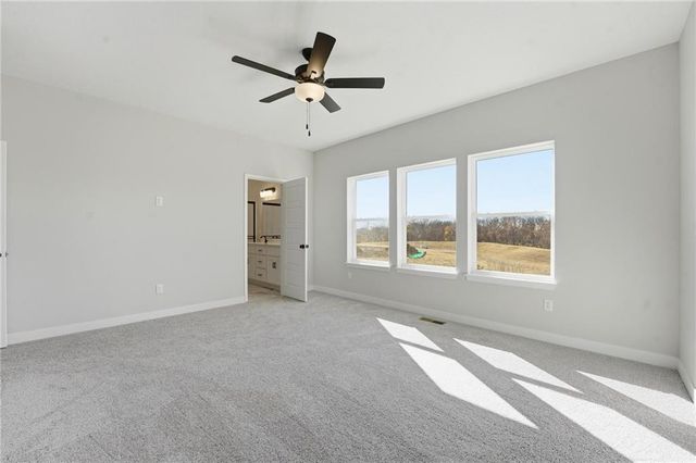 1505 SW Meadowlark Court, Oak Grove, MO 64075