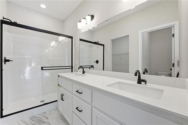 1505 SW Meadowlark Court, Oak Grove, MO 64075