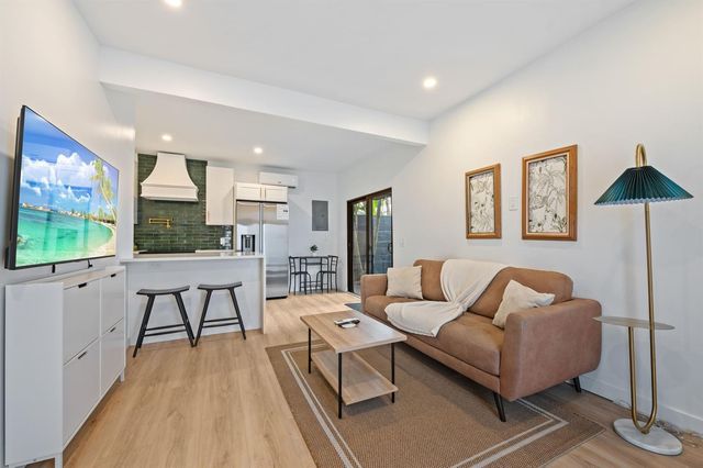 1620 NE 7th Street, Fort Lauderdale, FL 33304