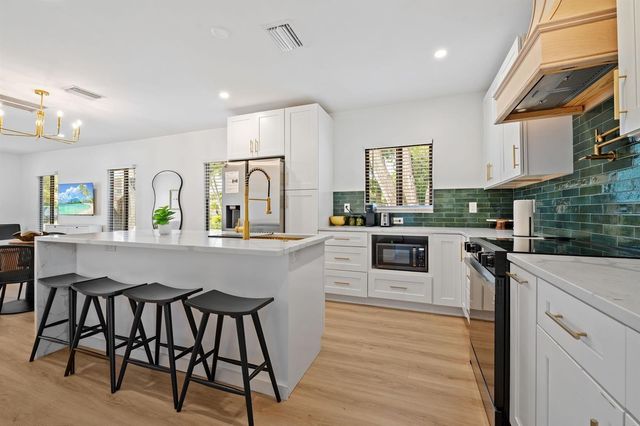 1620 NE 7th Street, Fort Lauderdale, FL 33304