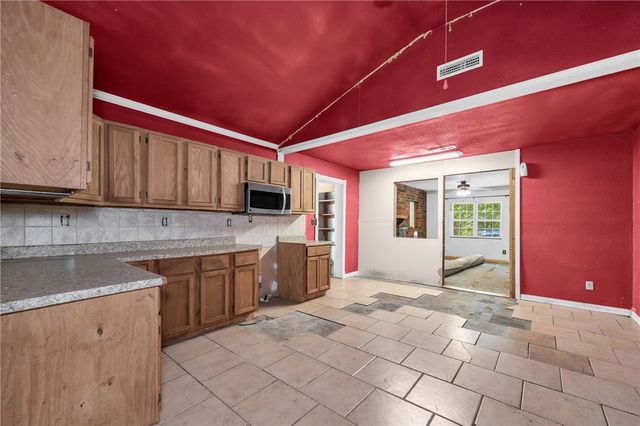 13653 Wheeler Heights Road, Fayetteville, AR 72704