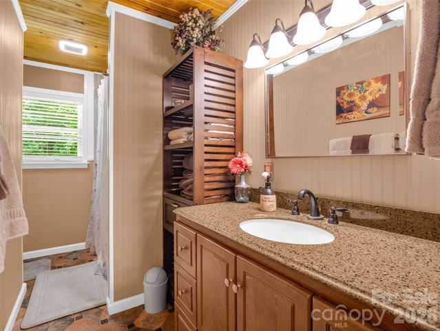 479 Camp Hill Road, Mill Spring, NC 28756