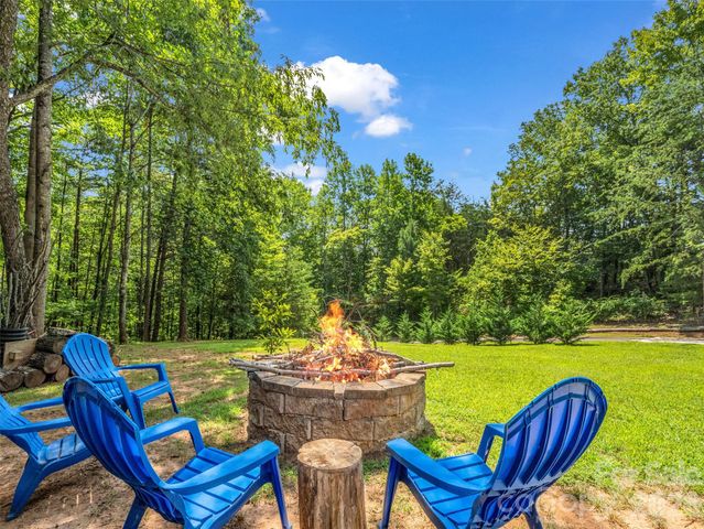 479 Camp Hill Road, Mill Spring, NC 28756