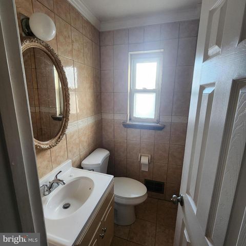 3128 LYNDALE PL SE, Washington, DC 20019