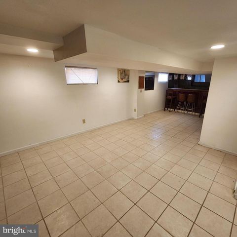 3128 LYNDALE PL SE, Washington, DC 20019