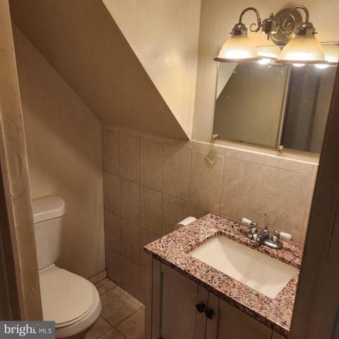 3128 LYNDALE PL SE, Washington, DC 20019