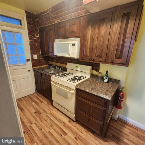 3128 LYNDALE PL SE, Washington, DC 20019