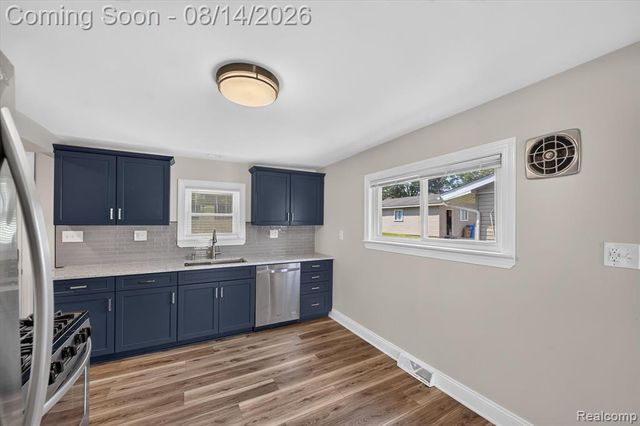 6166 Borowy Drive, Commerce Twp, MI 48382