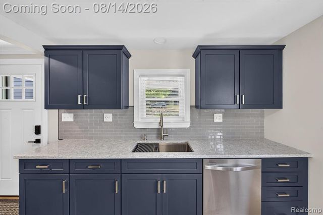 6166 Borowy Drive, Commerce Twp, MI 48382