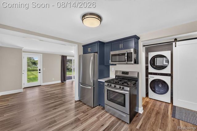 6166 Borowy Drive, Commerce Twp, MI 48382
