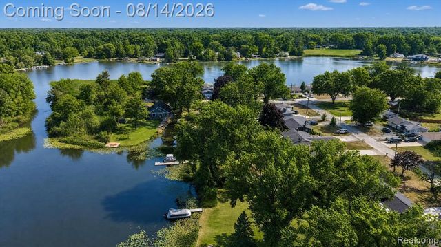 6166 Borowy Drive, Commerce Twp, MI 48382