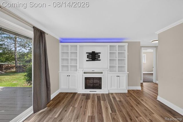 6166 Borowy Drive, Commerce Twp, MI 48382
