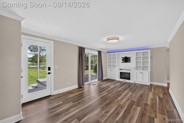 6166 Borowy Drive, Commerce Twp, MI 48382