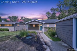 6166 Borowy Drive, Commerce Twp, MI 48382