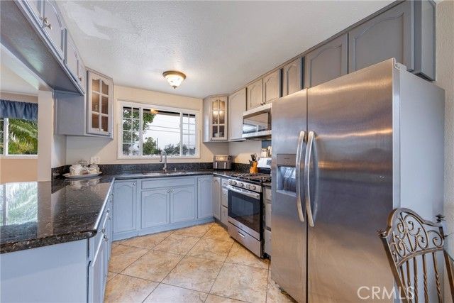 2136 W Clover, Anaheim, CA 92801