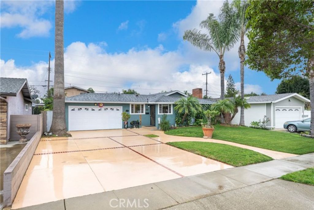 2136 W Clover, Anaheim, CA 92801