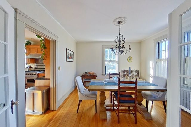 27 Cranston Avenue, Newport, RI 02840