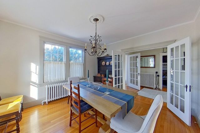 27 Cranston Avenue, Newport, RI 02840