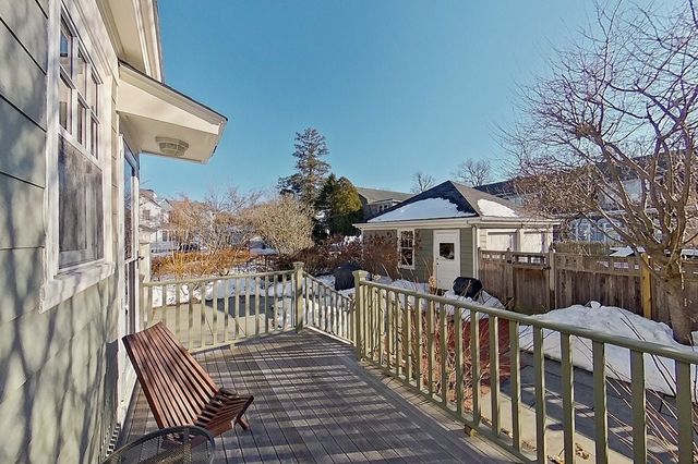 27 Cranston Avenue, Newport, RI 02840