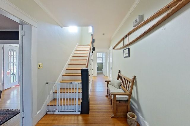 27 Cranston Avenue, Newport, RI 02840