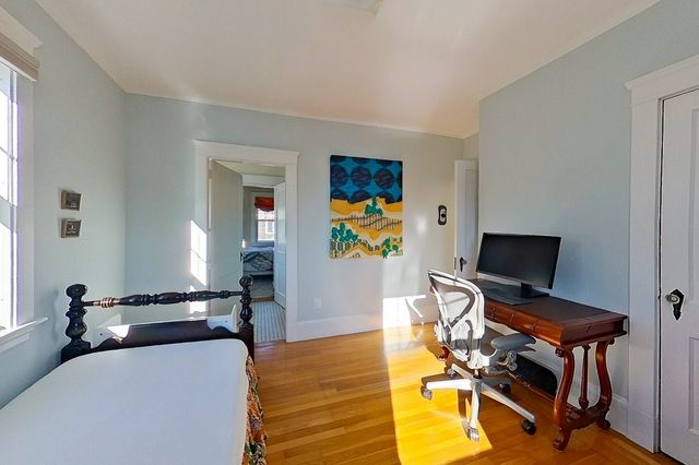 27 Cranston Avenue, Newport, RI 02840