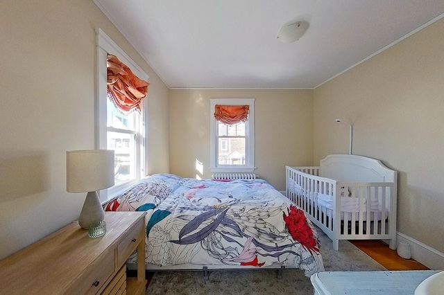 27 Cranston Avenue, Newport, RI 02840