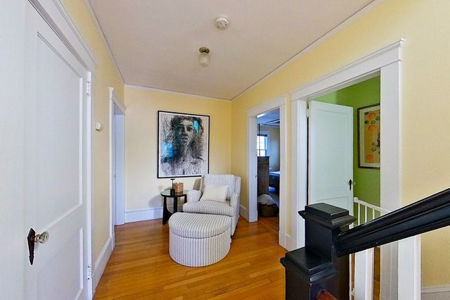 27 Cranston Avenue, Newport, RI 02840