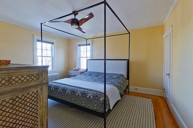 27 Cranston Avenue, Newport, RI 02840