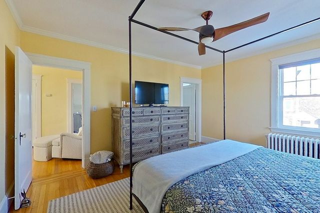 27 Cranston Avenue, Newport, RI 02840