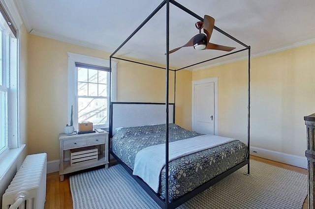 27 Cranston Avenue, Newport, RI 02840