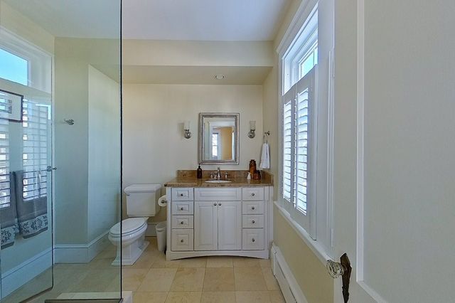 27 Cranston Avenue, Newport, RI 02840